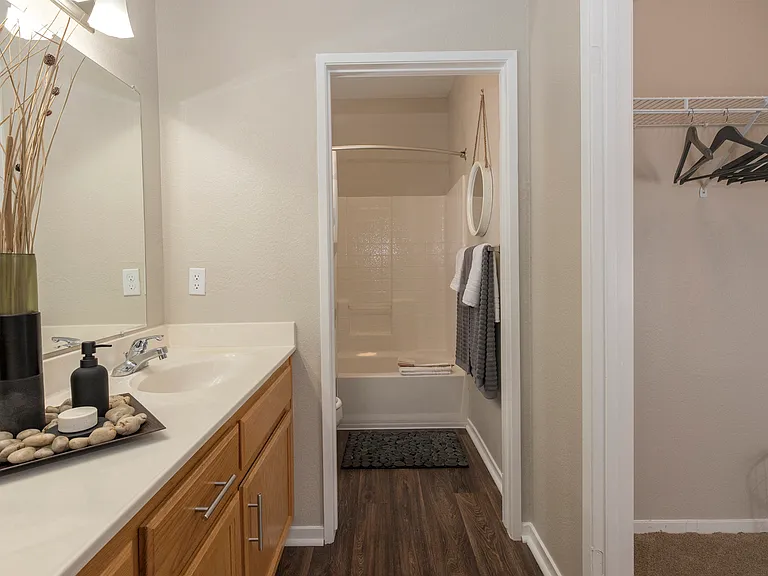 Atwood Apartments — Photo 7