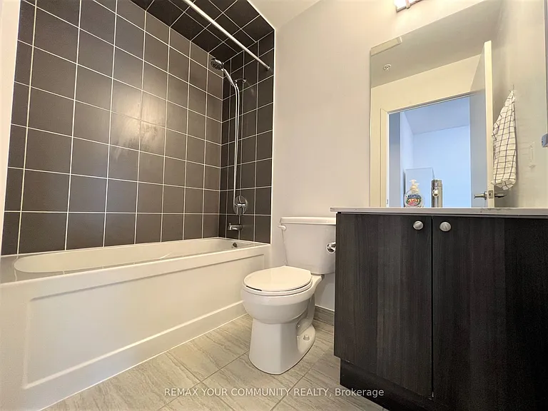 7 Kenaston Gdns #907 — Photo 12