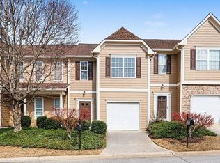 6632 Splashwater Dr, Flowery Branch, GA 30542