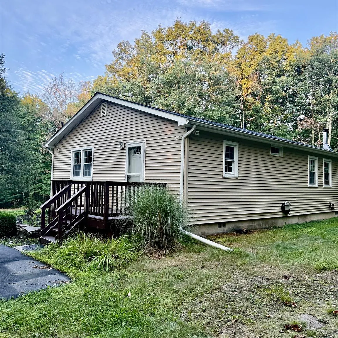 2 bed, 1.0 bath, 1064 sqft, $2,400 — Photo 1