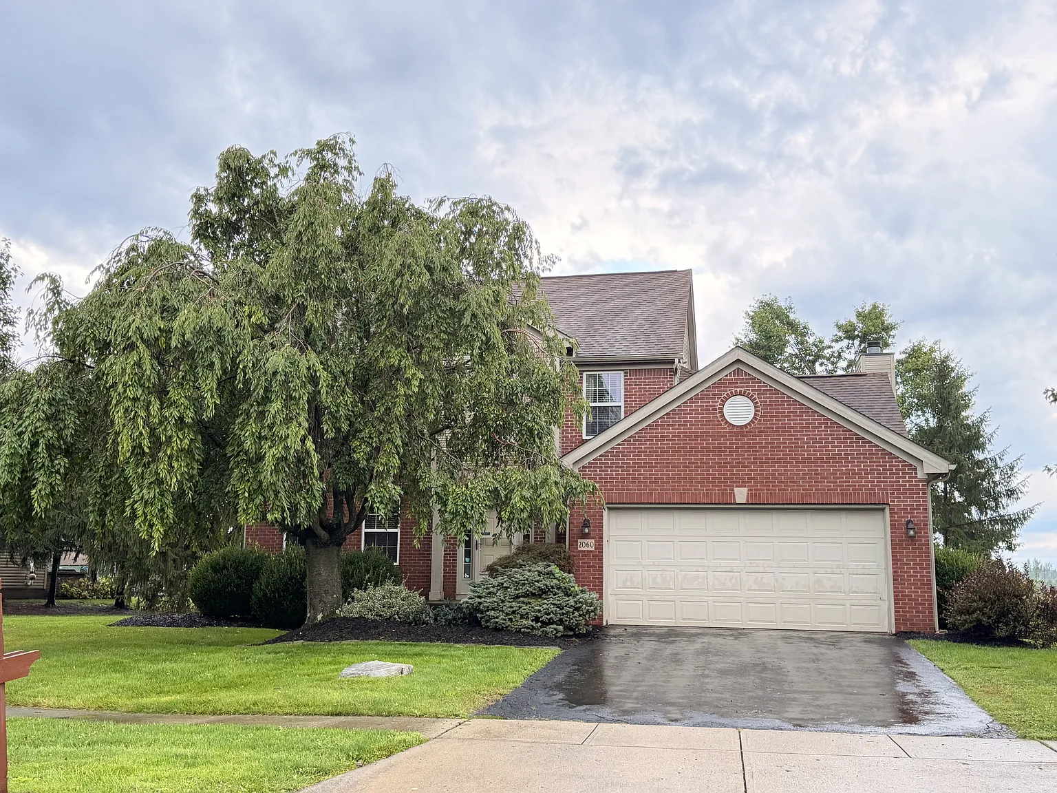 4 bed, 2.5 bath, 2843 sqft, $2,850 — Photo 3