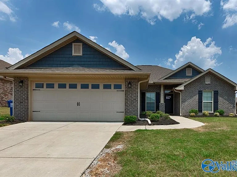 283 Harold Murphy Dr — Photo 1