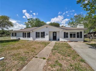 912 S 7th St, Aransas Pass, TX 78336