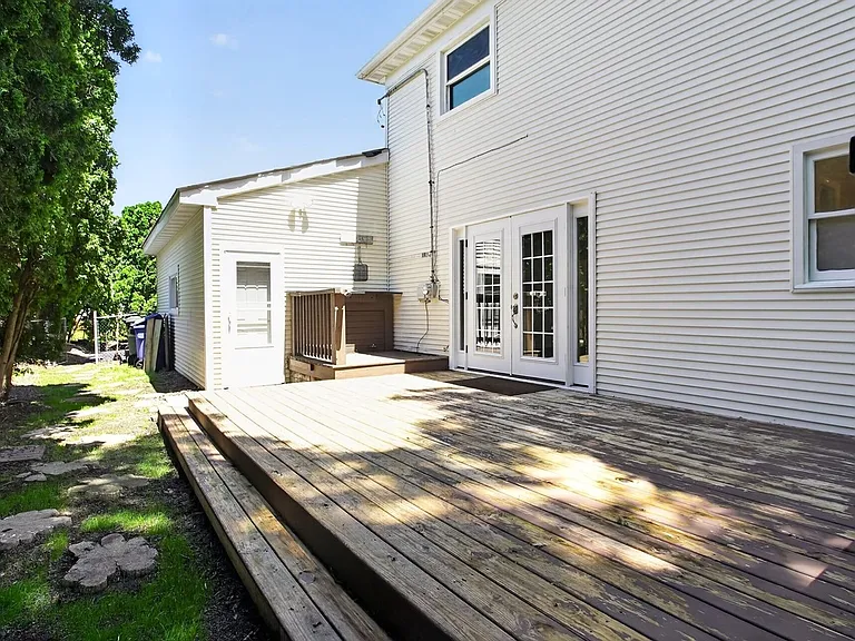 1702 N Beech Rd — Photo 41