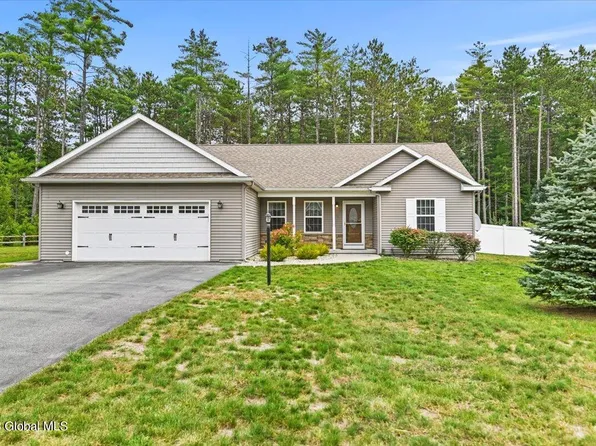 11 Elk Ridge Drive, Queensbury, NY 12804