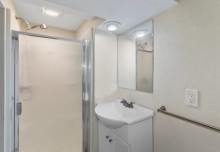 3513 NE Stanton St — Photo 29