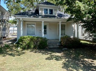 607 W 25th St, Kearney, NE 68845