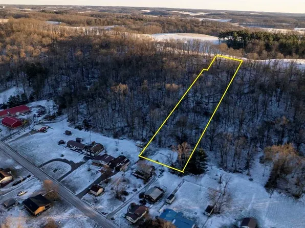 1425 Cassingham Hollow Dr, Coshocton, OH 43812