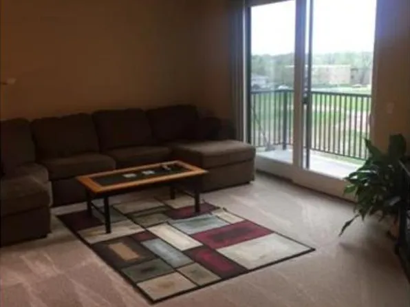 1070 Grandview Ct NE APT 411, Columbia Heights, MN 55421