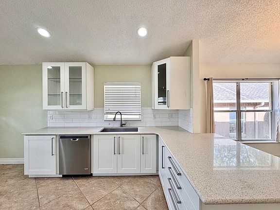 2nd image of 641 Samantha Ln