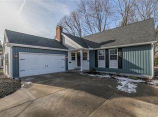 6758 Warrington Dr, North Olmsted, OH 44070