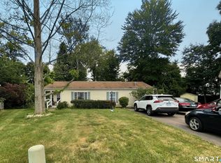 13 Laurel Cir, East Windsor, CT 06088