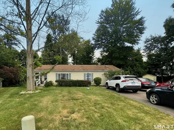 13 Laurel Circle, East Windsor, CT 06088