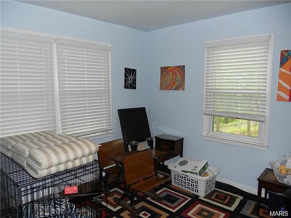 4th image of 137 Valley Dr