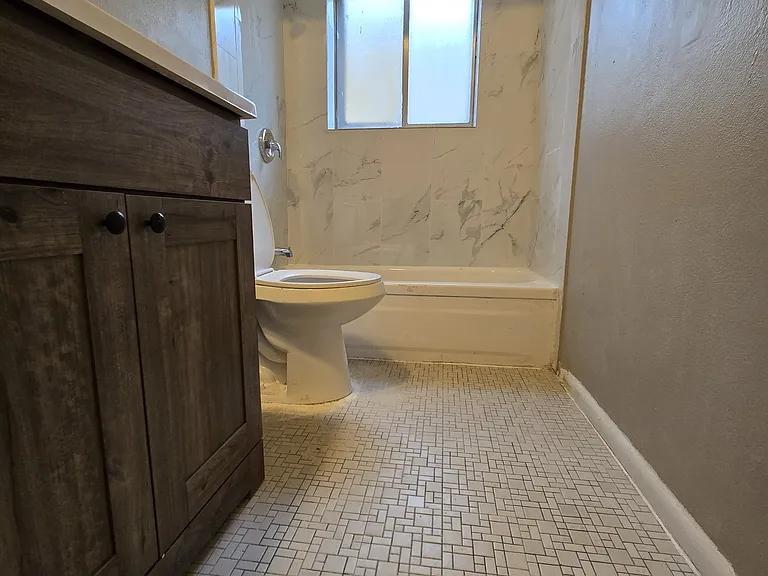 4304 Fairview Ave — Photo 11