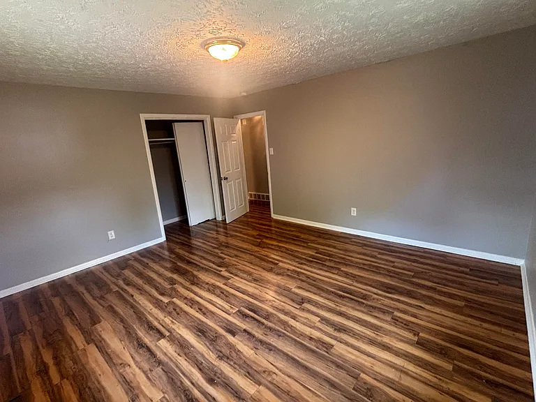 1725 Scarbrough Ct — Photo 6