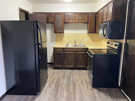 4th image of 461 Lincoln Ave