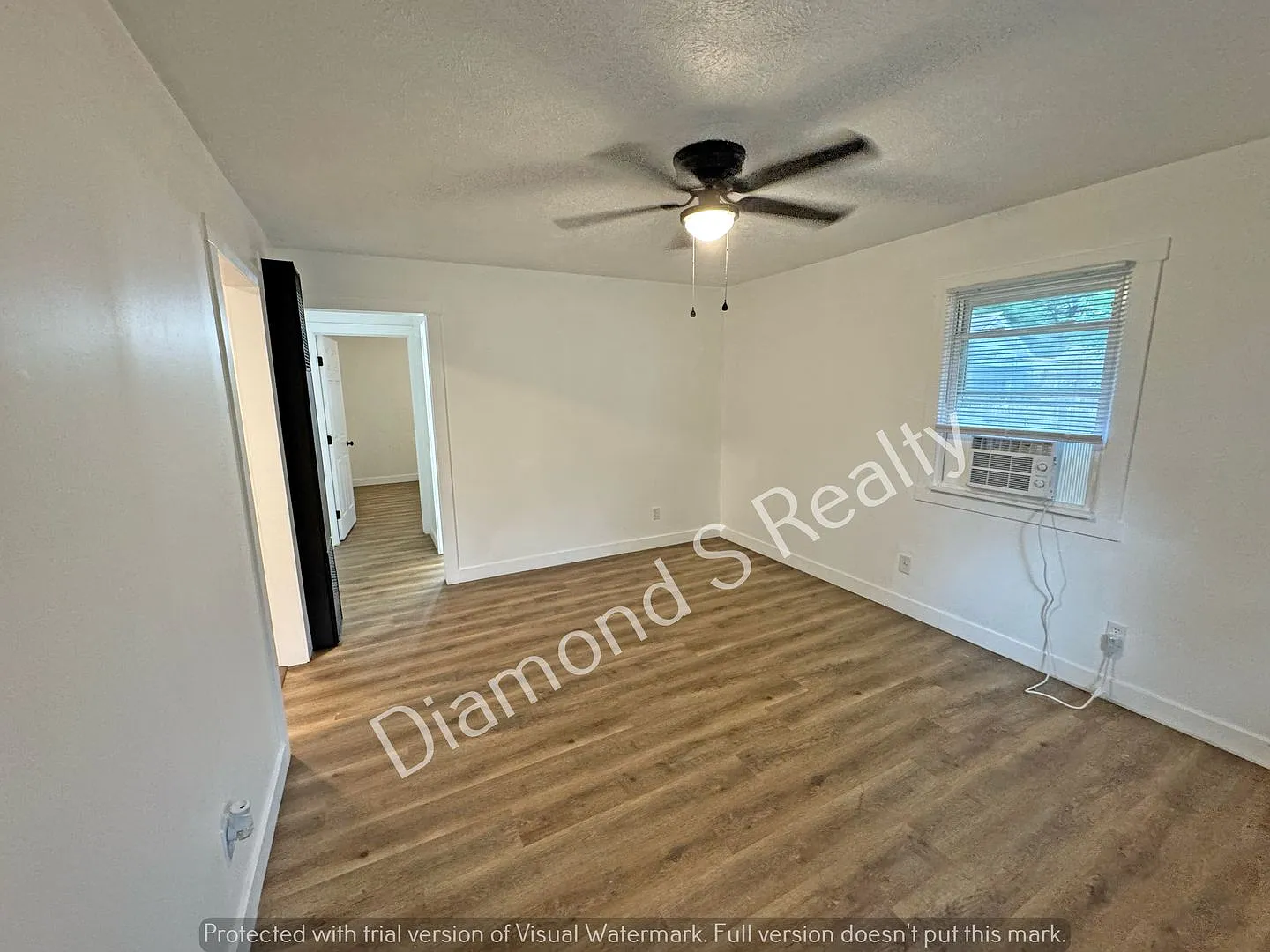 Park Duplex, Spfd — Photo 3