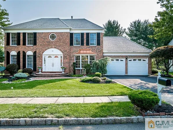 10 Patricia Way, Kendall Park, NJ 08824