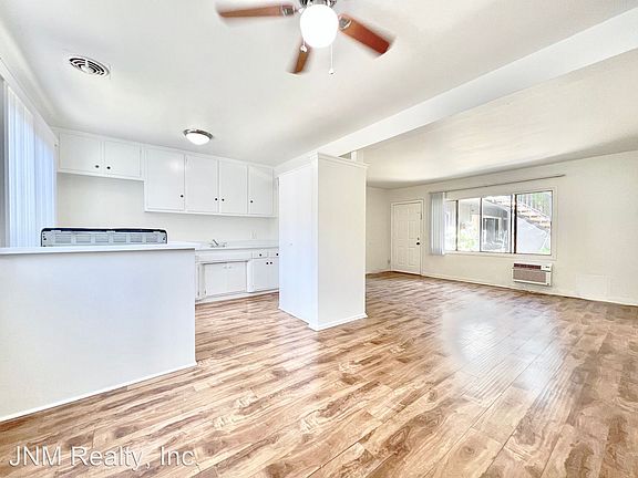 4th image of 6027 Cahuenga Blvd Unit 4
