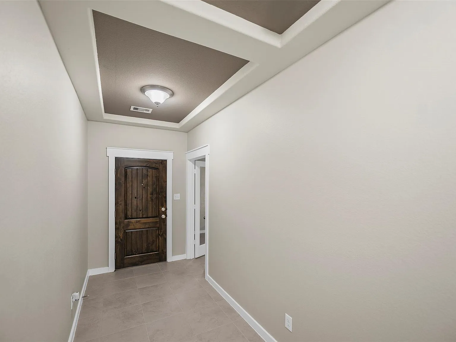 4 bed, 2.0 bath, 1986 sqft, $2,300 — Photo 4
