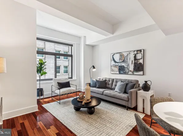 1500 Chestnut St APT 5E, Philadelphia, PA 19102