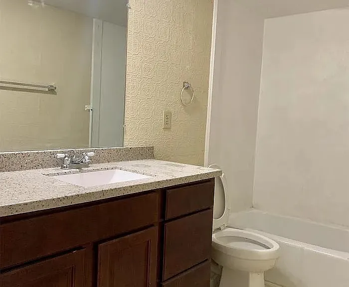 1859 Poplar Woods Cir W #207 — Photo 4