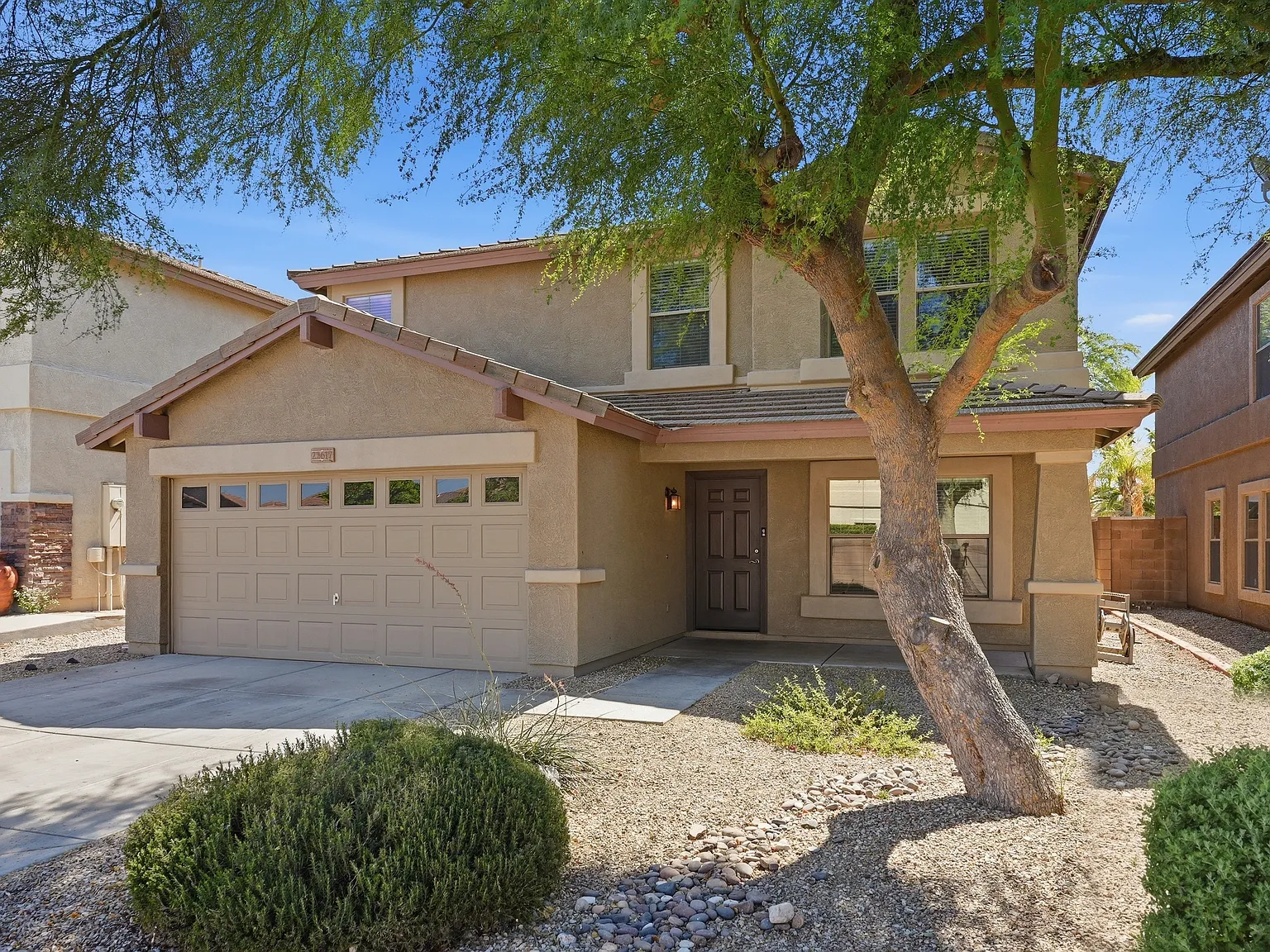 5 bed, 2.5 bath, 3200 sqft, $3,095 — Photo 3