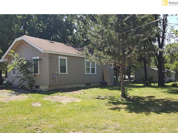 2nd image of 9400 Walnut St