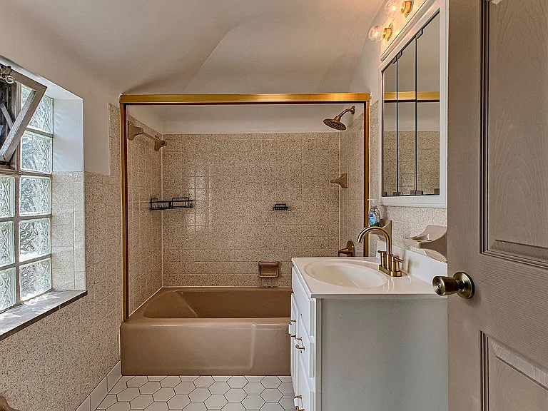 1524 Mansion Pl — Photo 12