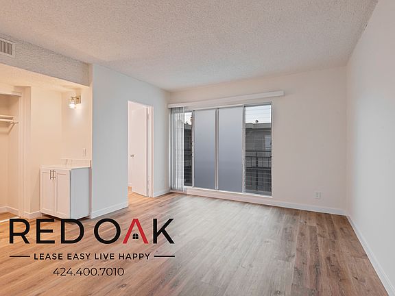 5th image of 511 1/4 N Kenmore Ave #304