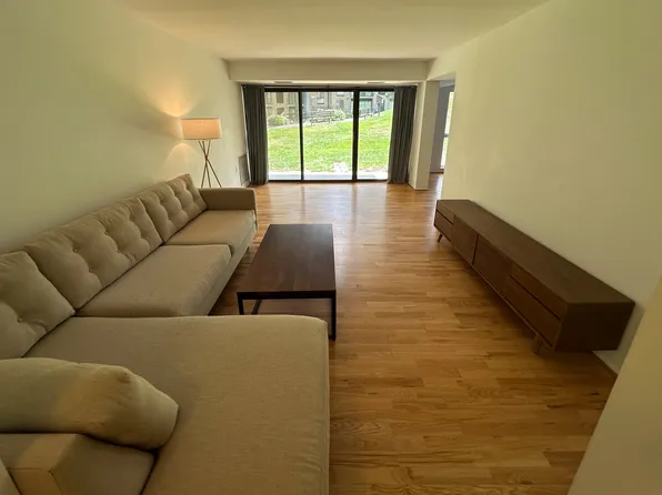 2052 Royal Fern Ct APT 2B, Reston, VA 20191