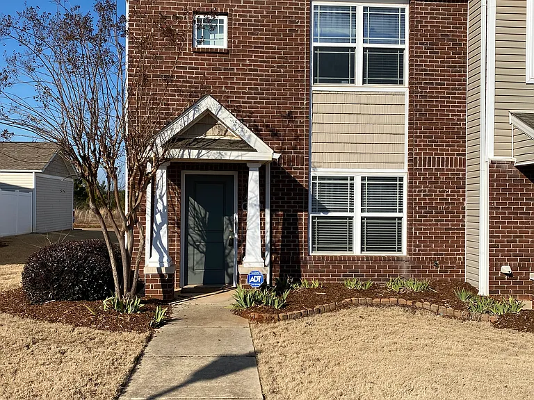 322 Falling Water Ln SW — Photo 2