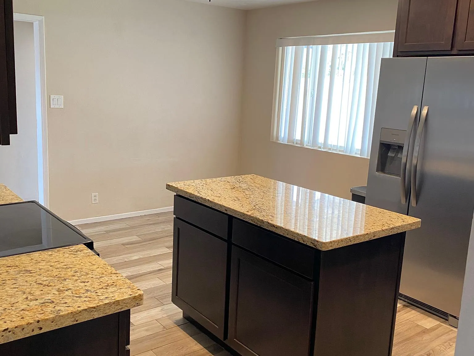 1020 N 72nd Place — Photo 2