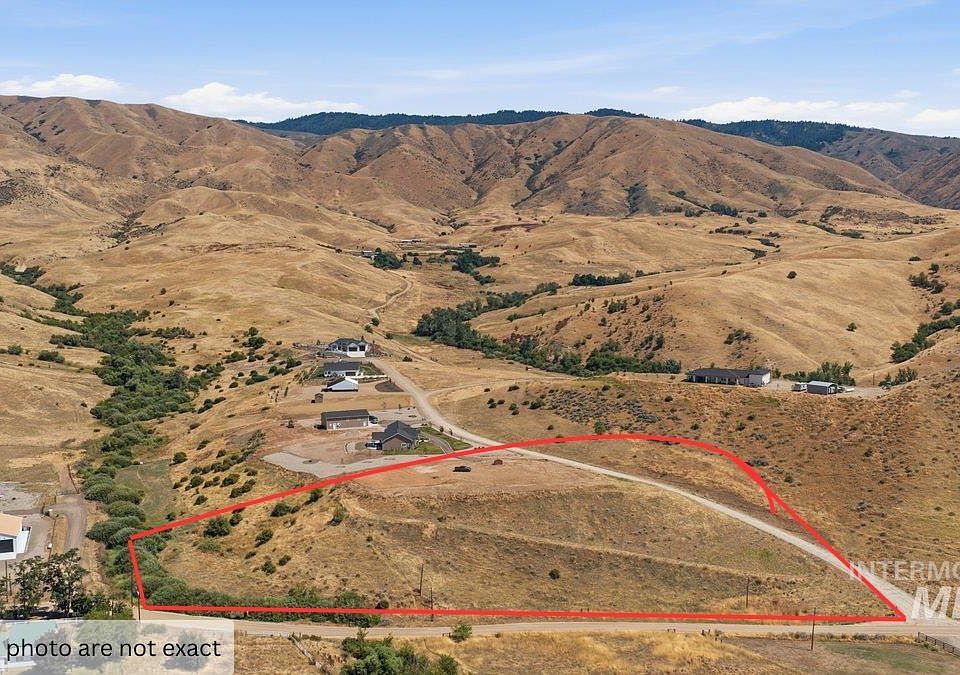 1st image of 2 Calvin Dr