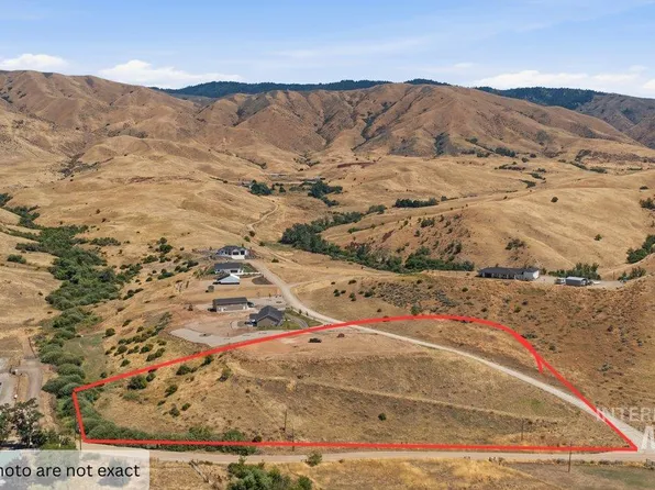 2 Calvin Dr, Horseshoe Bend, ID 83629