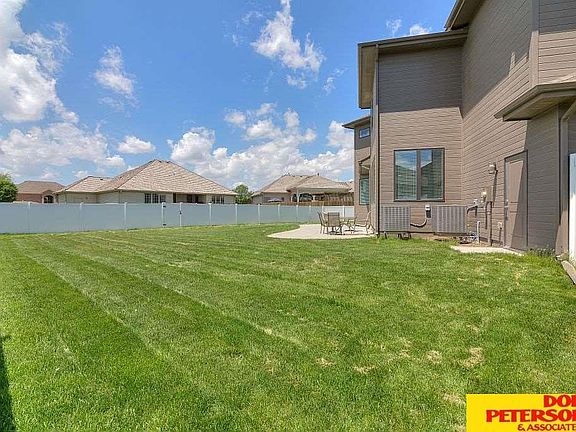 5th image of 1345 Maplewood Dr