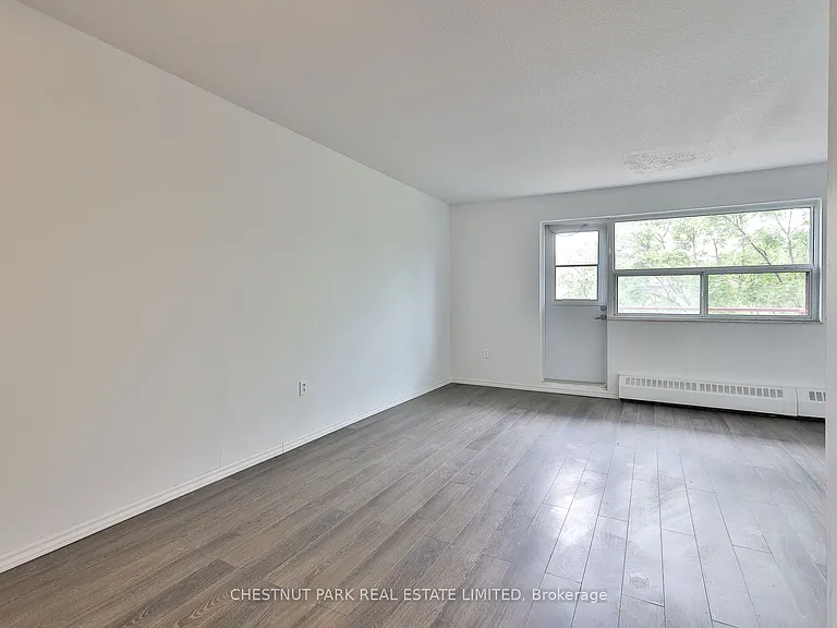 900 Glen St #409 — Photo 10