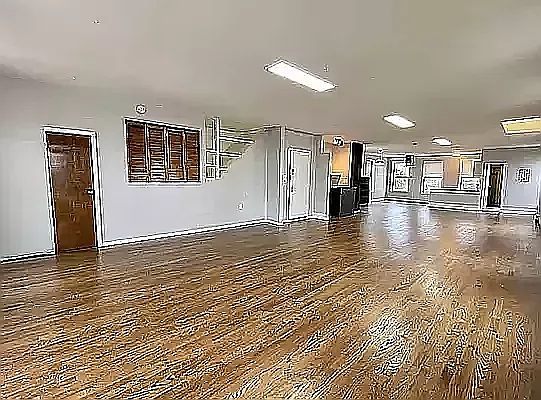 2nd image of 112 32nd St #4F