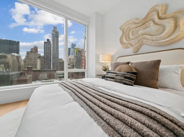 312 West 43rd Street image 11 of 32