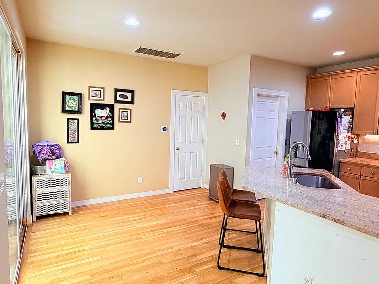 1938 NE Killian Ln — Photo 14
