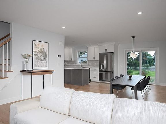 3rd image of 49 Recess Ln
