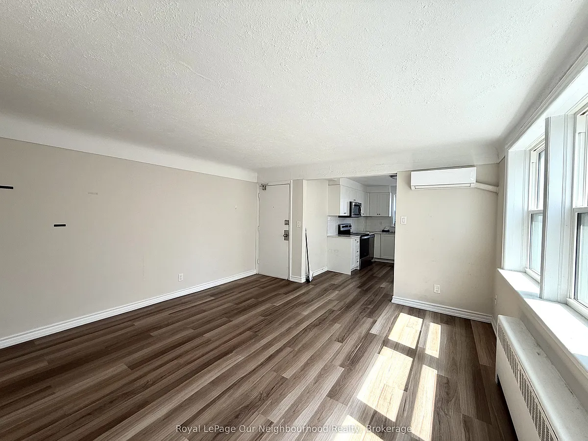 Building Photo - 10 Crosthwaite Ave S #1