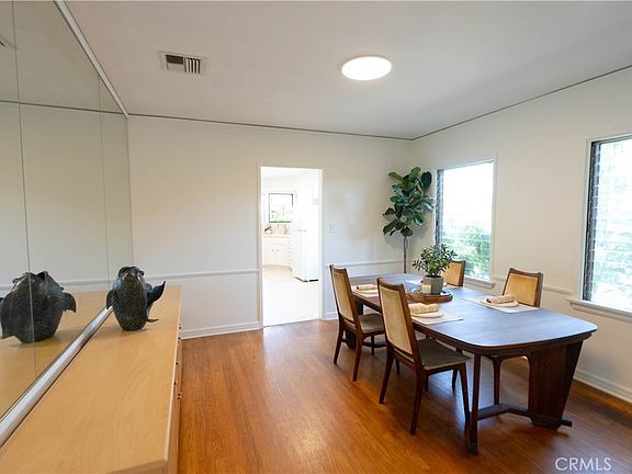 5th image of 2572 Silver Ridge Ave