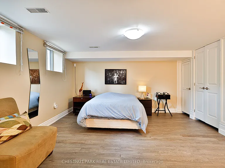 515 Spadina Rd #LOWER FRONT — Photo 9