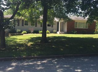 1 Vermeer Ct, Airmont, NY 10901