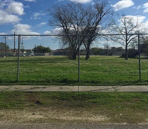 4th image of 3724-26 4th St