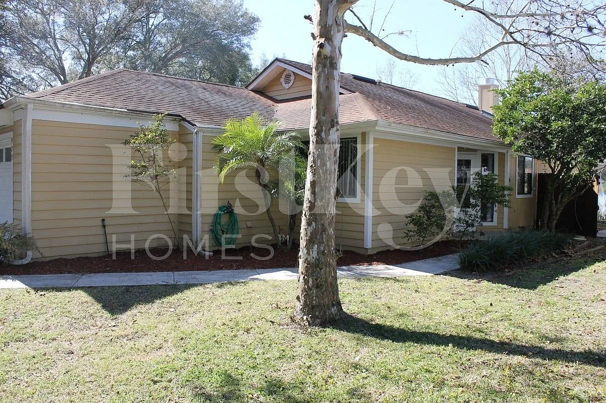 3 bed, 2.0 bath, 1313 sqft, $2,450 — Photo 3