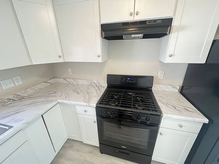 539 S Fort Ave — Photo 14