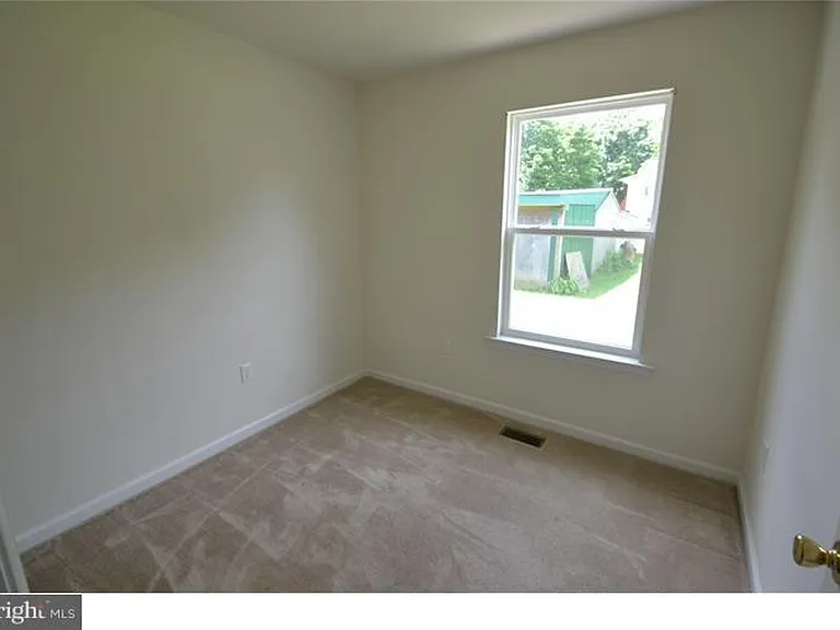 203 Hamilton St — Photo 6